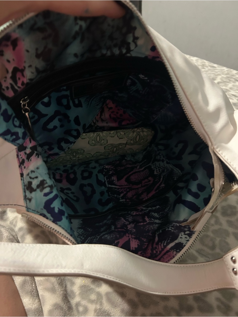 Sharif White Shoulder Bag with Silver Embellishment - Picture 7 of 7